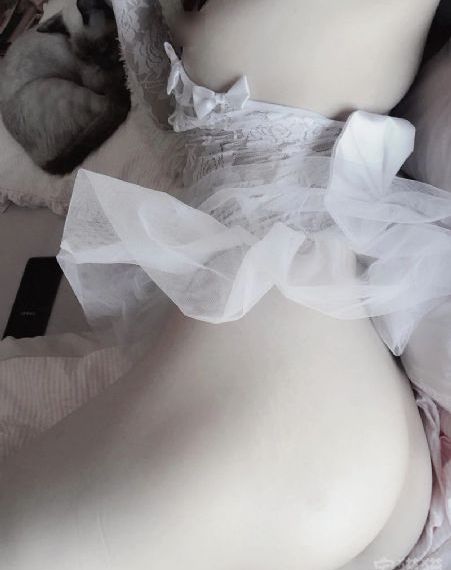 二个吃我乳房一个吃我b_免费高清日本成人在线