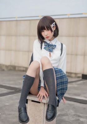我的漂亮的女房东电影高清播放_超清超清免费观看