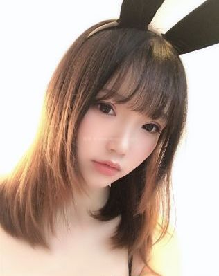 两个小婕子交换1bd_4K高清完整版
